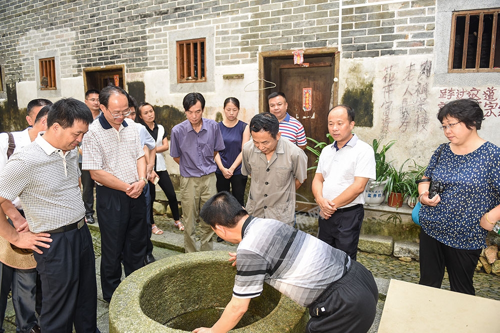 市政協(xié)主席李飛到我縣開(kāi)展重點(diǎn)提案現(xiàn)場(chǎng)督辦調(diào)研