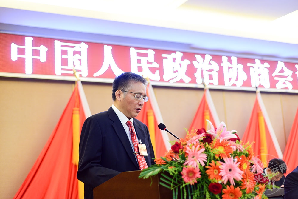 縣政協副主席鄧海清所作的提案工作報告