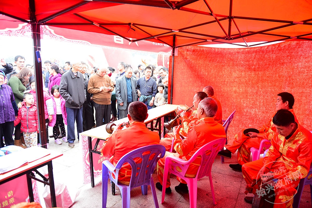 馬市八音歷史悠久，據史料記載，早在一千年以前就“鼓手舉于道路，往來人家，更闌不歇”。馬市八音分悲調和喜調，喜調輕松、歡樂，吹奏時激昂嘹亮、和諧悅耳；悲調深沉、低吟、委婉幽怨。在民間，八音有著深厚的根基，一般百姓家舉辦婚喪壽慶、喬遷新居、過年過節時都要請幾個嗩吶手來慶賀熱鬧一番。